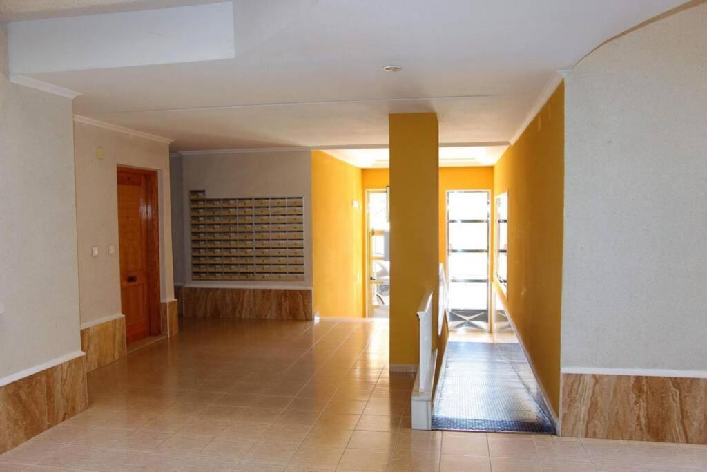Linmarko Apartamento En Centro De Торевиеха Екстериор снимка