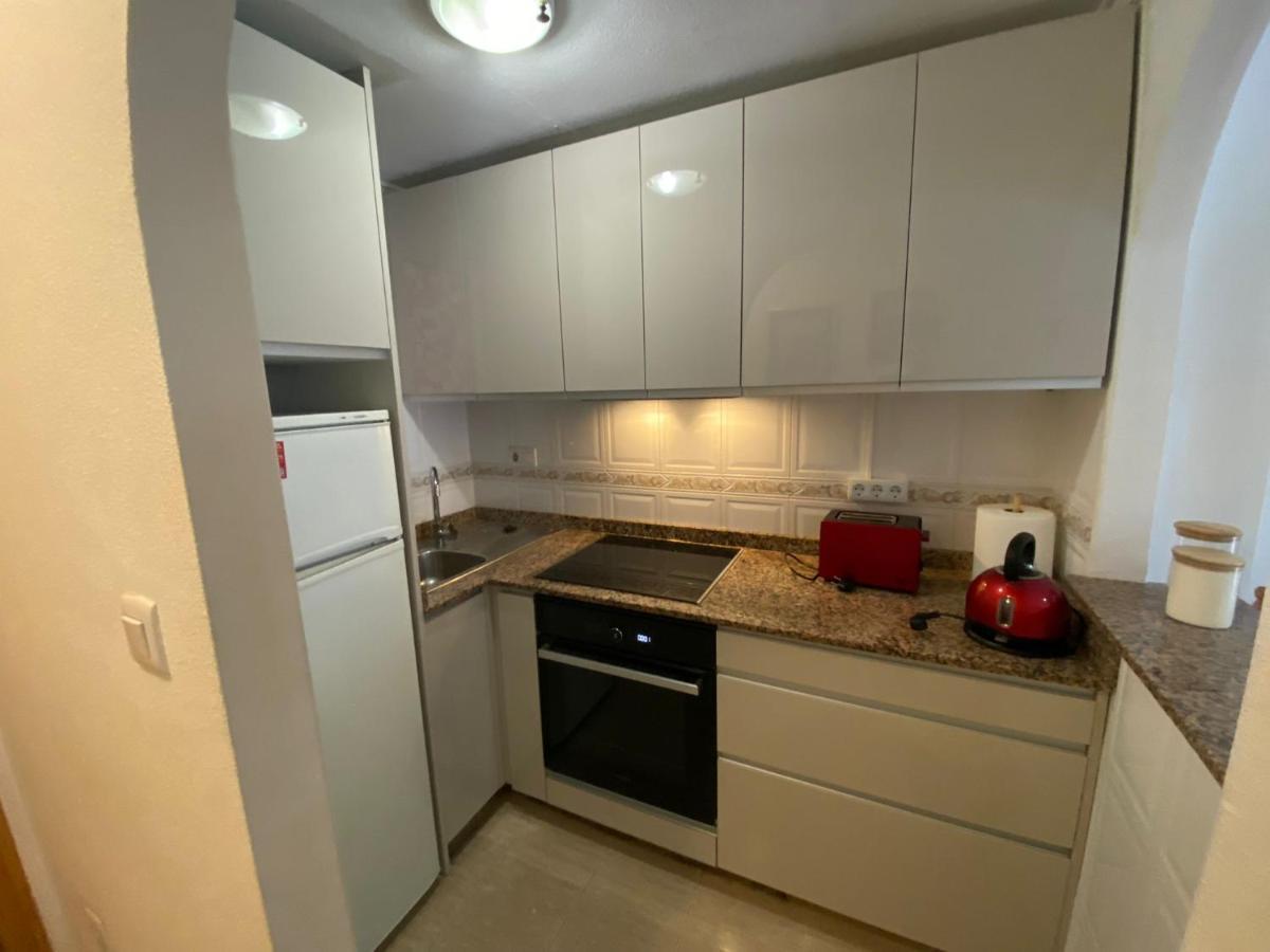Linmarko Apartamento En Centro De Торевиеха Екстериор снимка