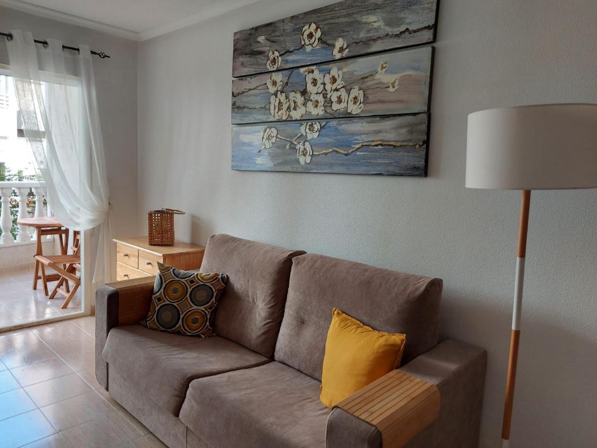 Linmarko Apartamento En Centro De Торевиеха Екстериор снимка