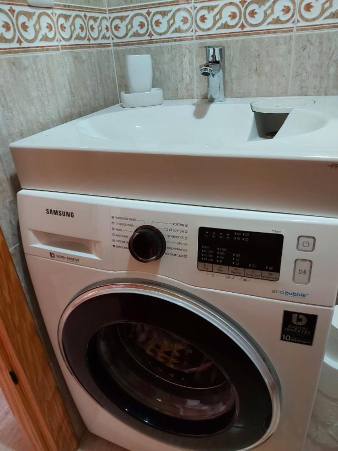 Linmarko Apartamento En Centro De Торевиеха Екстериор снимка