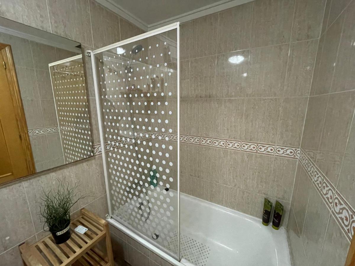 Linmarko Apartamento En Centro De Торевиеха Екстериор снимка