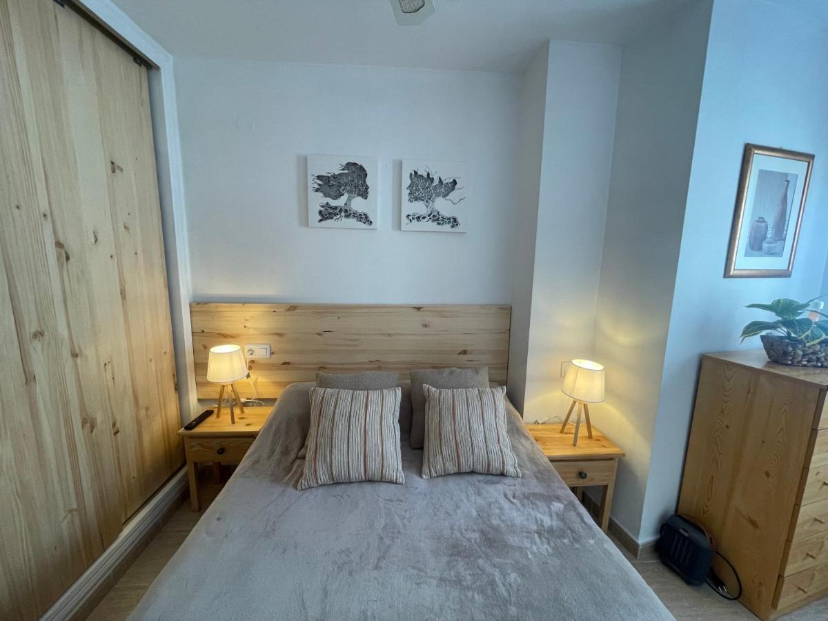 Linmarko Apartamento En Centro De Торевиеха Екстериор снимка