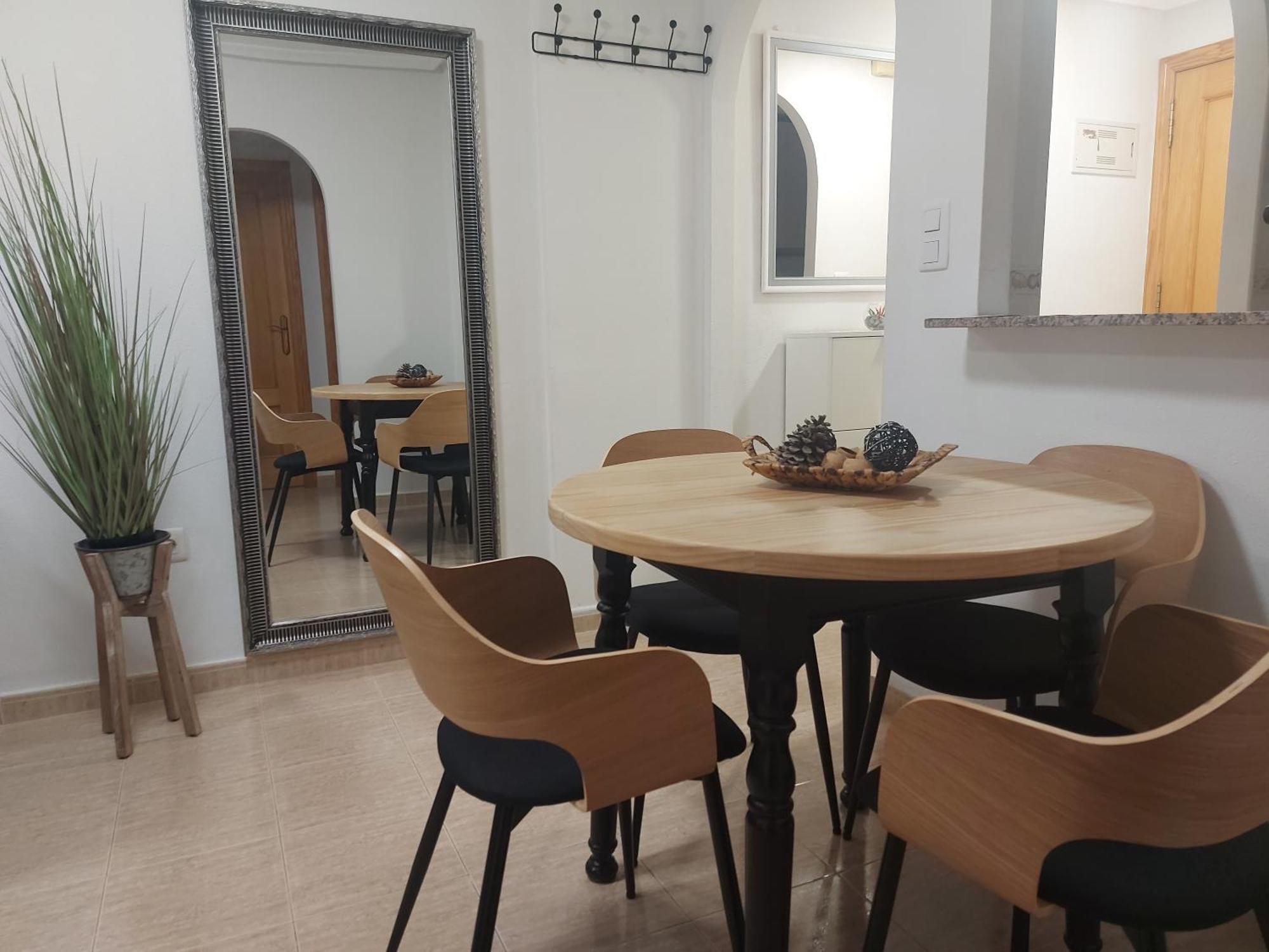 Linmarko Apartamento En Centro De Торевиеха Екстериор снимка