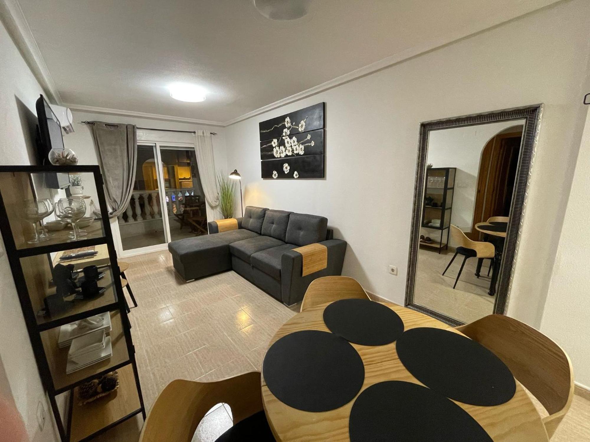 Linmarko Apartamento En Centro De Торевиеха Екстериор снимка